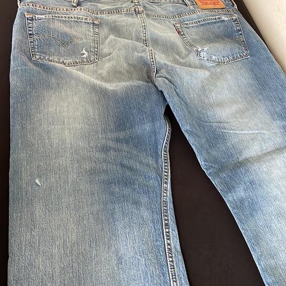 Men’s Levi’s 569 Jeans with distressing, Size 44w x 30in - Picture 9 of 13